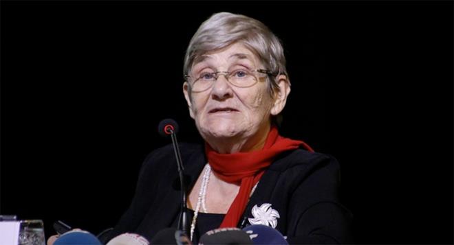 "HAMLELK ANNE VE BABAYNIN YAADII ORTAK SRETR"   Anne ve babalarnn 6 aylk hamilelikte kendilerini toparlamalar lazm. 6 ay en erken. Yurt dnda 3 ay diyorlar. Anne baba idrarda iyot baktracaklar, eker baktracaklar. Birlikte baktracaklar.