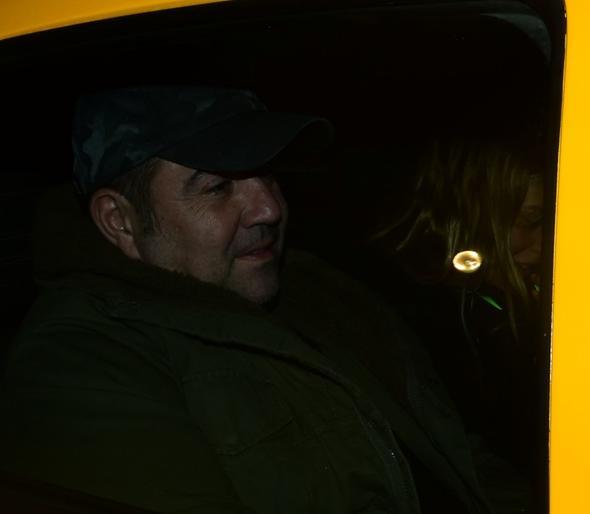 ift, Demirer&#8217;in tek kiilik ovunun bitmesinin ardndan ieride arkada grubuyla bulutu, sohbet edip yemek yedi.