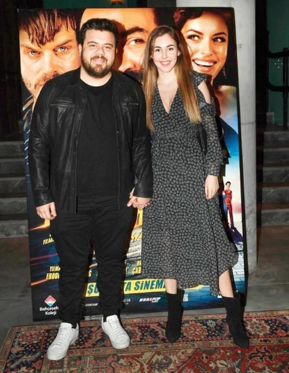 Eser Yenenler ve sevgilisi