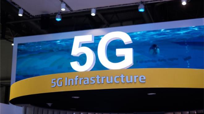 5G teknolojisinin tamamen aktif bir ekilde alabilmesi iin ncelikle akll telefon reticilerinin, 5G destekli telefonlarn piyasaya srmesi gerekiyor. Ayrca telefon operatrlerinin, abonelerine 5G hizmeti salayabilmek iin baz istasyonlarn da yenilemesi gerekiyor.