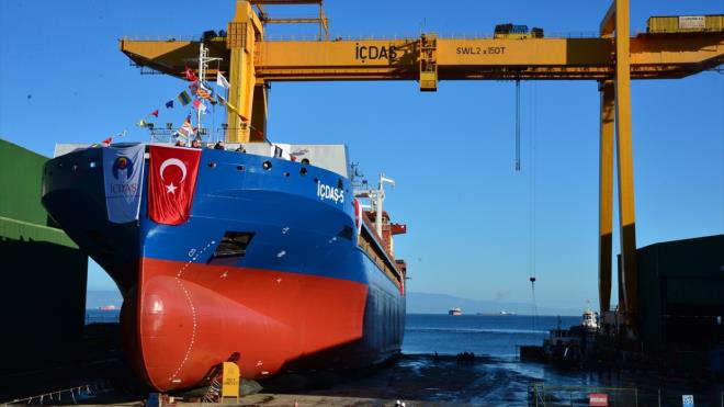 Gelitirilen teknolojiyle daha uzun seyir mesafesine gidip daha az yakt sarfiyat yapabilen gemi, Uluslararas Denizcilik rgt (IMO) gereklilikleri dorultusunda "TIER III" standartlarnda nitrojen oksit salnm, Balast Suyu Artma Sistemi bakmndan uluslararas kurallara uygun ekipmanlarla donatld.