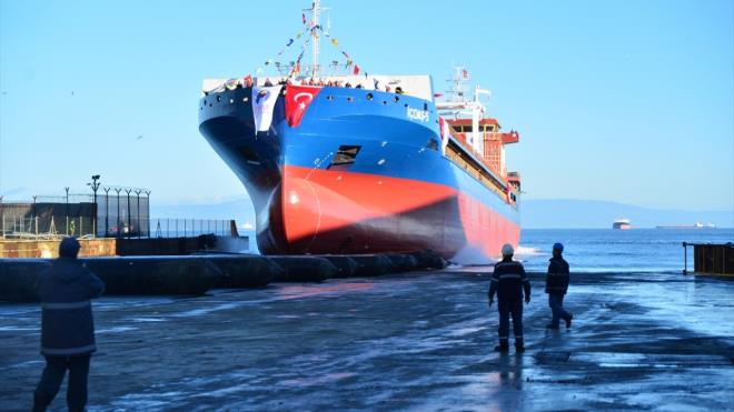 Tamam Trk mhendislerinin yerli dizayn imkanlar kullanlarak yaplan gemilerin ihracatyla lke ekonomisine nemli oranda dviz girdisi salanyor.