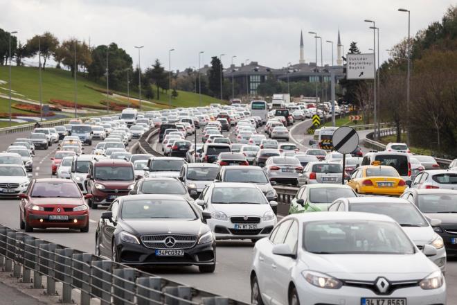 2019 Ocak aynda 1600cc altndaki otomobil satlarnda %58,2 , 1600-2000 cc aralnda motor hacmine sahip otomobil satlarnda %64,7 ve 2000 cc st otomobillerde %56,9 azal izlendi. 2019 Ocak aynda 5 adet elektrikli ve 131 adet hibrit otomobil sat gerekleti.