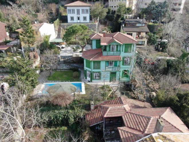 Trkiye genelinde tarihi eser deerinde 64 bini konut vasfna sahip toplam 94 bin kk bulunuyor. Bunlarn 34 bini ise stanbul'da. zmir'de 6 bin 500, Mula'da 4 bin 336, Bursa'da 4 bin 313 ve Balkesir'de 3 binin zerinde kk bulunuyor.