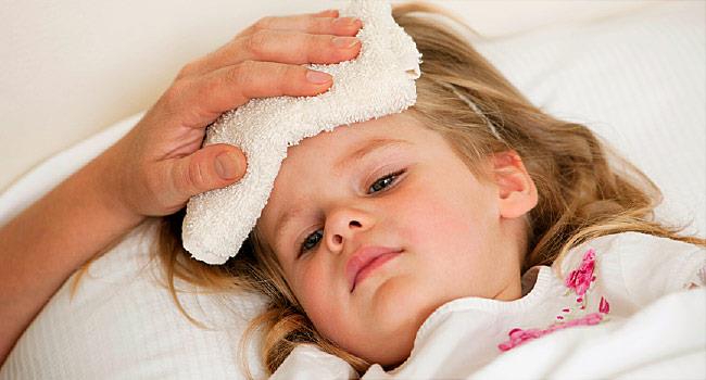 D vitaminin az olmas da hastalklara davetiye karmaktadr. Doktor tavsiyesiyle eksik olan kan dzeyine baklarak, yaa uygun bir ekilde D vitamini damla olarak verilmelidir. D vitamini doktor nerisiyle alnmal, aileler bu konuda kendi istekleri dorultusunda ocua D vitamini vermemelidir.