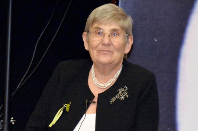 Canan Karatay, ''Bulgur yiyebilirler ama yayla beraber kuzu da yesinler. Tam yal manda yourdu da ok nemli" dedi ve szlerini yle sonlandrd: