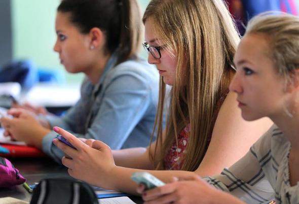 1- Parolalarnz kimseye sylemeyin ve bakalarnn eriebilecei yerlere yazmayn.