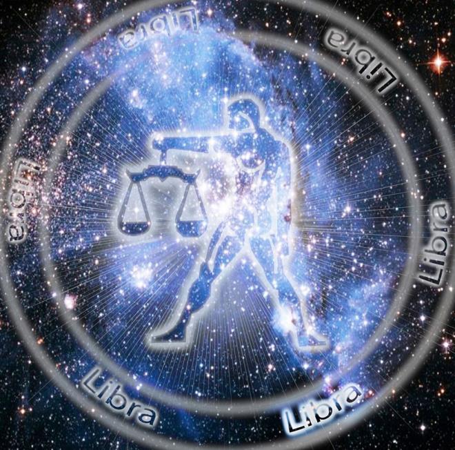 TERAZ    Ynetici gezegeni Vens&#8217;tr&#8230;Vens ikili ilikiler, romantiklik, gzellik, incelik, estetik ile ilgili konular ynetir. Terazi sevgilinize alabileceiniz en ideal hediyelerden biri onun estetik kayglarna hizmet edecek bir hediye olabilir. Terazi kadnlar iin cilt bakm kremleri, parfm, o en sevdii ayakkab, en almay arzu ettii o elbise harika bir hediye olabilir. Terazi erkekleri iin de o en beendii bileklik, saat, parfm veya tam da tarz olan o kyafet olabilir. Romantik, mum ndaki yemek organizasyonunu da unutmayn..