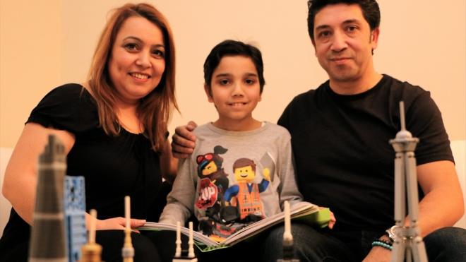 Efe Bilgili, yapt aklamada, lego birletirmenin kendisinde bir tutku olduunu belirterek, yeni bir kutu geldiinde hemen ap birletirmek istediini kaydetti.