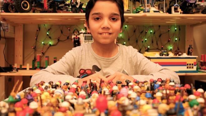 Bugne kadar 100 bin paraya yakn lego birletirdiini vurgulayan Bilgili, yle konutu:     "Yaptm hibir legoyu dierinden ayramyorum. Hepsini beeniyorum. Arkadalarm ortaya kardm rnleri grnce ok aryorlar. Arada srada yaptklarm okula gtryorum. retmenlerim de ok beeniyor. Baz legolar yaparken ok zorlanyorum. Ancak sonunda bir rn ortaya karabiliyorum. Her legoyu birletirdiimde yeni bir rn ortaya kaca iin heyecanlanyorum. Tutku ve merak beni lego birletirmeye tevik ediyor. Lego benim iin bir oyuncak deil, hobi. Hediye olarak lego gelince seviniyorum. imdilerde legolar robotik kodlamayla hareket ettirmek iin alyorum. Gelecekte Lego firmasnda tasarmc olarak almay istiyorum."