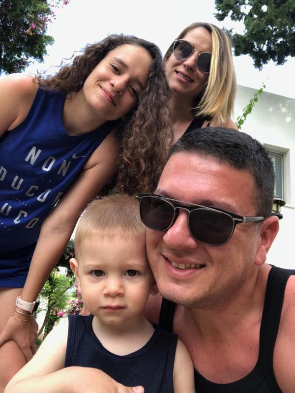 Eim 32 saat youn bakmda kald. Olay yerinde beyin lm gereklemiti. Daha sonra organ ba yaptk. 2 bbrei hayat buldu. Katil cezaevine gitti. Davamz devam ediyor" dedi.