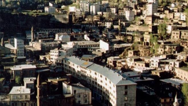 8- Bitlis&#8217;te Be Minare: ehrin farkl noktalarnda bulunan, bir ksm da yklm bulunan camileri mutlaka gezmelisiniz.