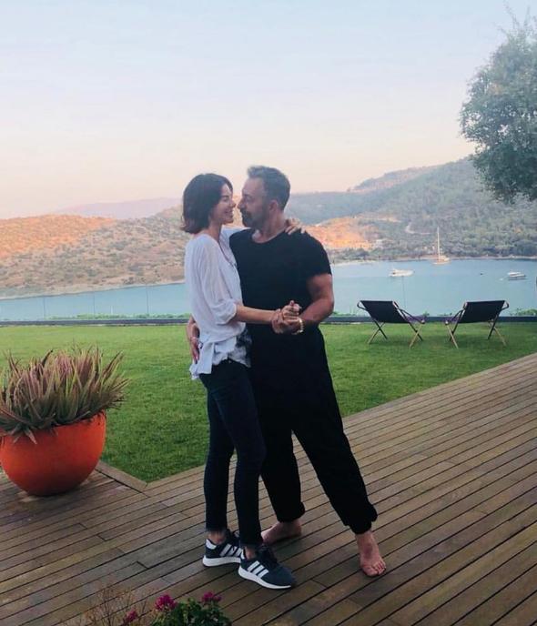 'ok uzun yllar devam edecek'  <br>&#8220;ok uzun yllar devam edecekmi bu iliki gibi bir his var iimde... O his gzel. ok iyi arkadaz. ok da mutluyuz. Daha balamam gibiyiz&#8221;