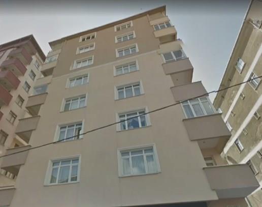 Olay yerinde gvenlik eridi oluturulurken, kurtarma ekipleri almalarna balad.