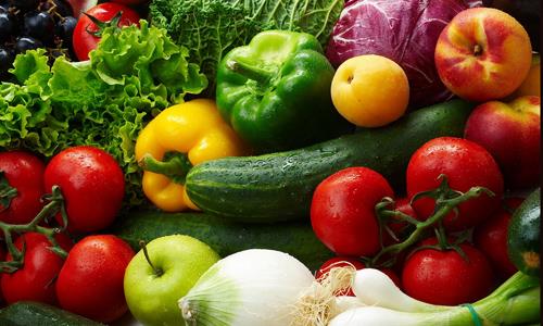 GEREK FYATI 50 KURU : Yksel Tavan, ok sk eletiri konusu yaplan tarlada bahede 50 kurua satlan baz sebze ve meyvenin markette 2.5 liraya nasl ktn anlatt. Tavan&#8217;n verdii bilgiye gre, rnein Adana&#8217;da bahede 50 kuru olan ve markette 2.5 liraya satlan bir kilogram limon fiyatna etki eden unsurlar yle: