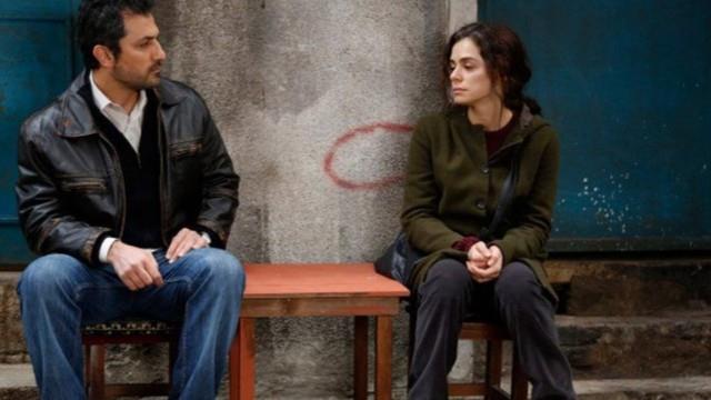 Kadn dizisi ksa bir sezon arasndan sonra bomba gibi blmlerle ekran macerasna devam ediyor. Fox'un en ok sevilen dizilerinden biri olan Kadn, sal akamlar reyting listelerinde zirveyi zorluyor. Senaryosu ile ilgi eken dizide son blmlerde dikkat eken karakterlerden biri de Arif...