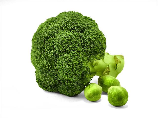 Brokoli ve brksel lahanas: Haftada 3 kez tketerek kansere kar koruma salayabilirsiniz. rokoli filizlerinde bulunan sulforofan ve indol-3 carbinoln tmr hcrelerinin bymesini engeller.