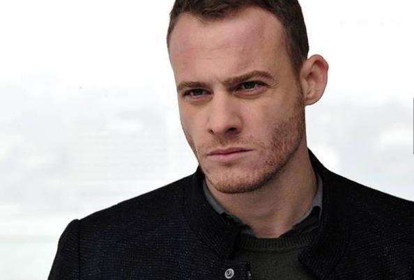 Bu srada MKC, 1 haftadr kayp olan ortan bulmak iin var gcyle almaktadr. Fakat, vurulma olay sonras omuriliine yakn giren kurun kartlamad iin zor anlar yaar.