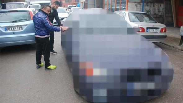 Tokat&#8217;ta modifiye tutkunu gen tarafndan kadife ile kaplatlan lks otomobil grenleri akna eviriyor.