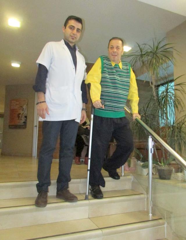 Ancak son gnlerde ortam daha deiti. Birka kere solunum aygtndan ayrt etmek, kendi solunumuna ortam salama iin mdahale edilse de bu mmkn olamad. Tekrar cihazla solunum gerekleti...