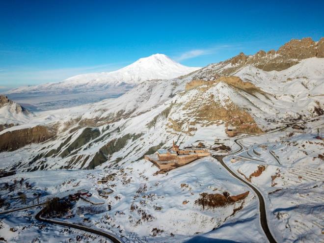 Ar'nn Doubayazt ilesinde bulunan Osmanl mimarisinin sekin rneklerinden shak Paa Saray, son drt yln en yksek ziyareti saysna ulat.