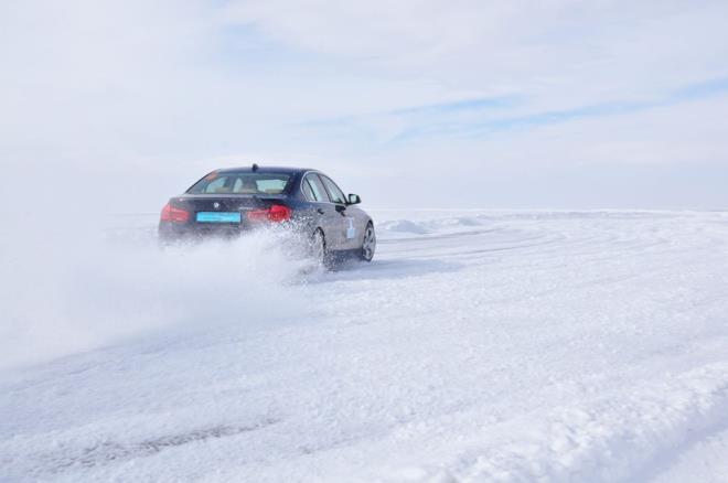 Kar ve buz sr eitimine katlan Ali Tmen, "Daha nce stanbul&#8217;da daha nce kar zerinde ara kullanmtm az ok ama buradaki deneyim bambaka oldu. Geekten aracn snrlarn sonuna kadar zorlayabilirsiniz. Aracn tepkilerini ok net grebiliyorsunuz. Gerekten gzel bir deneyimdi" dedi.