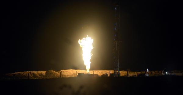 Enerji ve Tabii Kaynaklar Bakan Fatih Dnmez, bugn bir televizyon kanalnda yapt aklamada, Tekirda ve stanbul'da doal gaz bulunduunu belirterek, "Trakya'da birka yldr sren almalardan sonra kk doal gaz kefimiz var.