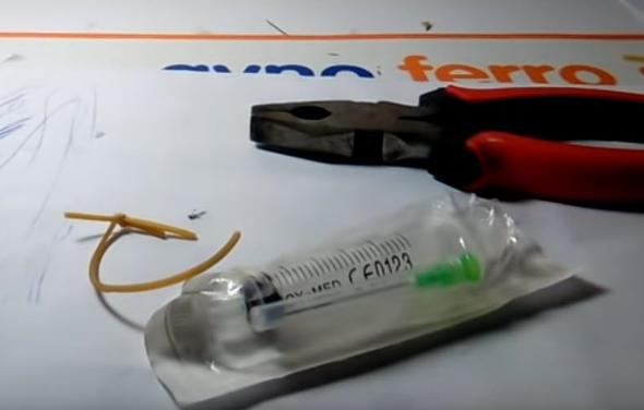 Bir lise rencisi paylat grntlerde yz binlere ulat. rnga ve lastii bir araya getirdii almas ses getirdi.