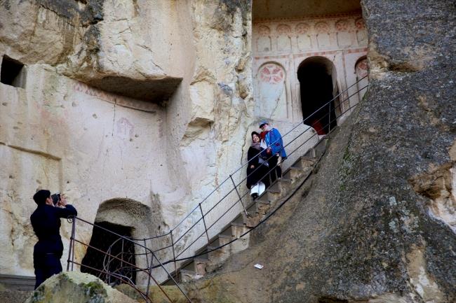 Sabah saatlerinden itibaren blgenin doal, tarihi ve kltrel alanlarn gezmeye baladklarn anlatan Ni, blgenin fotoraflarn daha nce sosyal medyada grdn ve uzun sredir Kapadokya'y grmeyi hayal ettiini syledi.