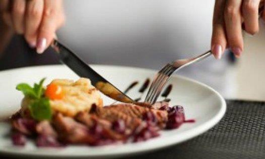 �nsan can� s�k�ld���nda, kendini yeme�e verip mutlu olmaya �al���r m�? �al���r tabi niye �al��mas�n. Baz� yiyecekler do�al antidepresan �zelli�i ta��rlar ve ama�lar� sizi mutlu etmektir.