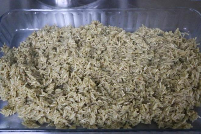 Basmati pirin, baka bir pirin tr olan yasemin pirincini andrmakla beraber daha hafif bir rayihaya sahiptir. Beyaz ve kahverengi olmak zere iki tr bulunan basmati pirin, glisemik indeksi olduka dk bir pirin trdr. Bu yzden zellikle diyet listelerine eklenir.