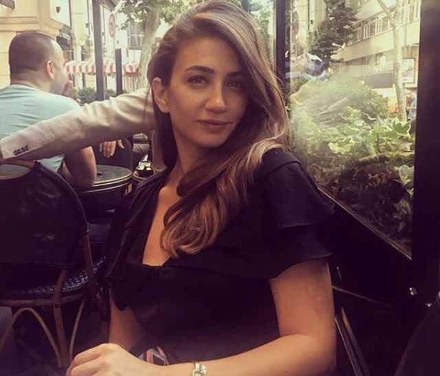 Hem okudu hem kk dizilerde rol ald. Ayn zamanda Tmay zokur Cast Ajans&#8217;nda 5 yla yaklak bir sre Cast Direktrl yapt.