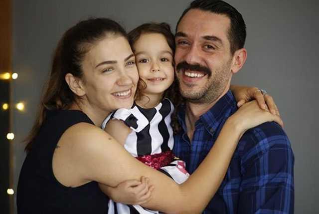 'Ayrlk' dizisinde tanp 6 Temmuz 2010 ylnda evlenen nl iftin bir de Nur isminde bir kzlar var.