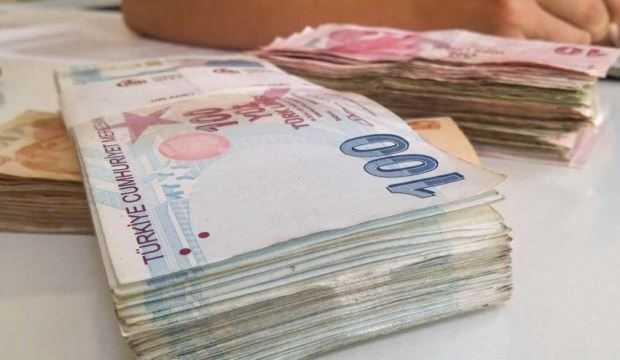 "Bankalar srasyla yaklak yzde 26'lk ilem hacmi ile kurumlarn kendi deme noktalar, yzde 15'lik hacim ile PTT, yzde 14'lk pay ile de anlamal deme kurulular takip ediyor. Korsan deme noktalarnda ise yaklak 5 milyon fatura demesi gerekletiriliyor" eklinde konutu.