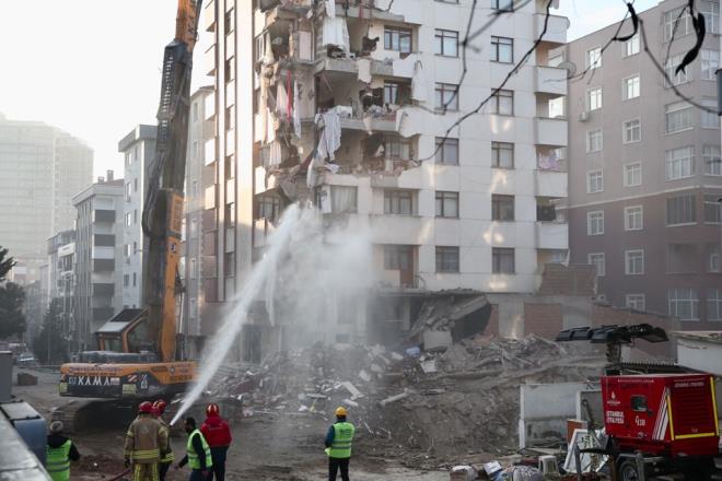 Y�k�m�na karar verilen binalarda deniz kumu kullan�ld��� belirlenmi�ti.