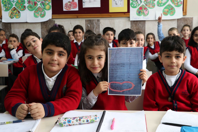 Daha sonra sosyal medyaya yansyan rencinin "Trkiye blnmez" hassasiyeti ilgi oda oldu.