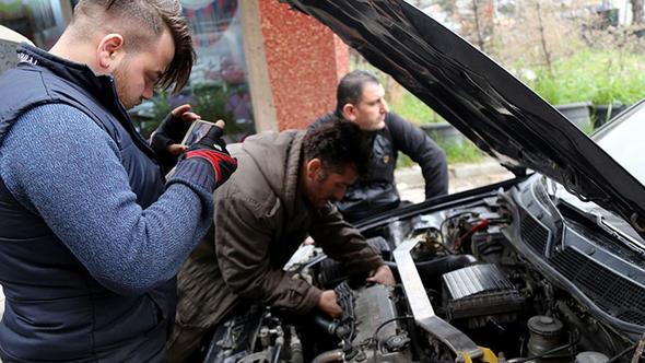 Otomobilini yetkili servis yerine sanayideki tamirhanelere brakan ara sahiplerinin bazlar hep olumsuzluk yaamtr. Ustalarn ii tam bilmemeleri, yaplacak ie fazla fiyat istemeleri, zamannda teslim etmemeleri, orijinal para yerine kma ya da yan sanayi para kullanmalar bunlara rnek olarak gsterilebilir.