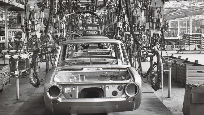 Fiat`n, talya dnda ortak olduu irketlerin rnlerinin Fiat adn tamasn istememesi zerine, TOFA ve Fiat yetkilileri sz konusu modelde kullanmak zere isim arayna girdi.