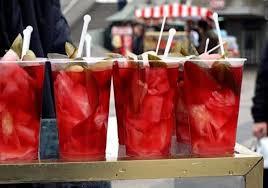 Bununla birlikte kn hasta olmamak iin evde yaplm turunun suyunu, kaya tuzu ile yaplm turu suyunu tketmelisiniz.