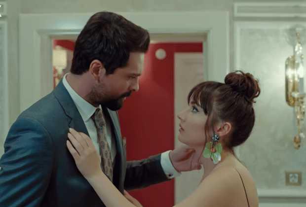 Ender ile Alihan'n evli olduunu dndke ldran Zeynep, son blmde ilgin bir yol bulmu ve diziye yeni katlan Dndar ile sevgili oyunu oynamaya karar vermiti.