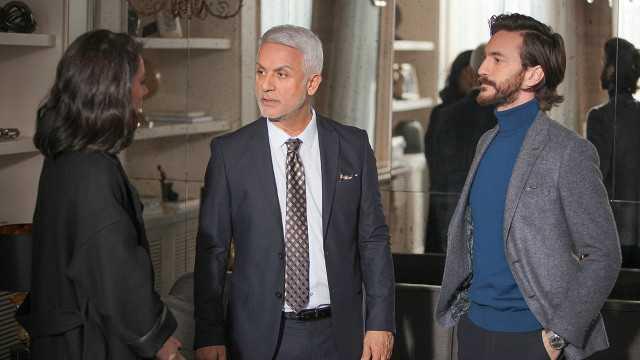 &#8220;Yasak Elma&#8217;da Alihan; &#8220;Onu zm ve krm olabilirim ama bu ekilde intikam alamaz benden&#8221; diyor. Zeynep, malum mafya Dndar&#8217;la yalandan sevgili oyunu yapyor. Ev ahalisi pek kzd Alihan&#8217;a, &#8220;Sen git, Ender&#8217;le evlen, sonra benden byle intikam alamaz diye sylen. Baka derdin yok muydu?&#8221; dediler. Ekranda erkein bu &#8216;her istediimi yaparm&#8217; halindeki karakter rnekleri o kadar ok ki&#8230; Sonra kadn eziliyor muhabbeti&#8230;&#8221;