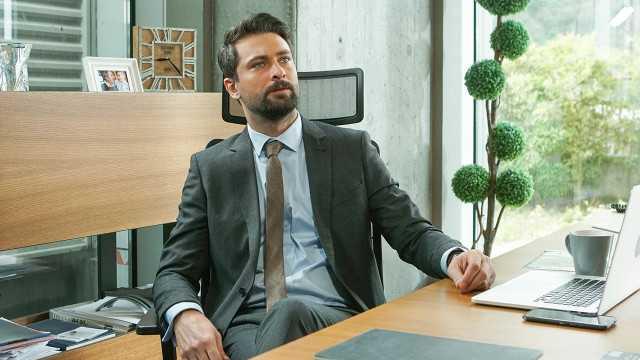 Alihan'a sevgili olduklarn syleyen Zeynep, hi ummad tepkiler alm ve Alihan'n Dndar'a iyice bilenmesine neden olmutu.