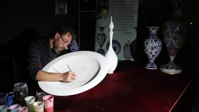 Muzaffer elik, 1988 ylnda balad ini sanatn modernize ederek gelecek nesillere aktarmak iin farkl almalar yaptn belirtti.