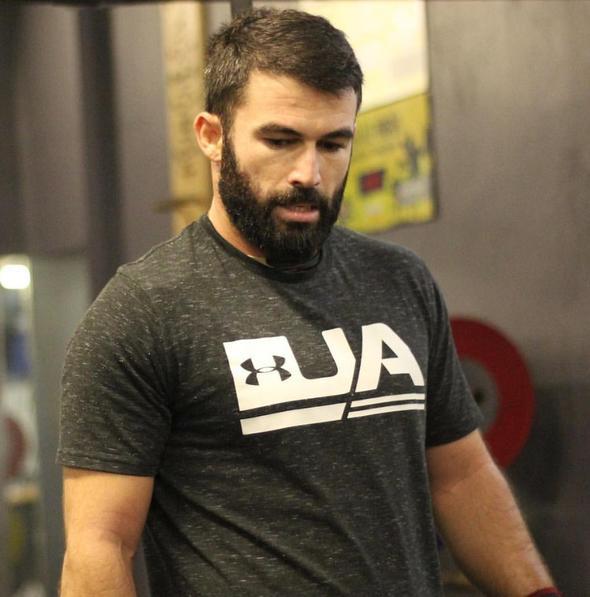 Mesela 200 metre ykseklikte dengede durman lazm. Bir aratan dierine atlaman lazm. ok cesaret isteyen bir yarma, ilk blmde birinin eli krld.