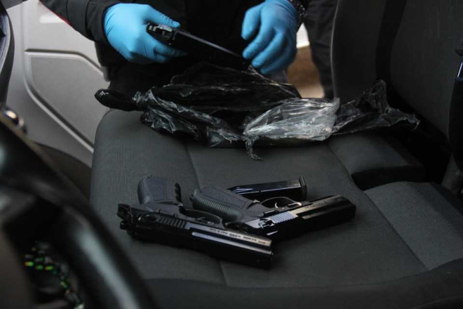 Adana Emniyet Mdrl Asayi ube Mdrl Asayi Ekipler Amirlii'ne bal yunus timleri, merkez Seyhan ilesi Deme Mahallesi'nde Konya plakal bir ticari arac phe zerine durdurdu.