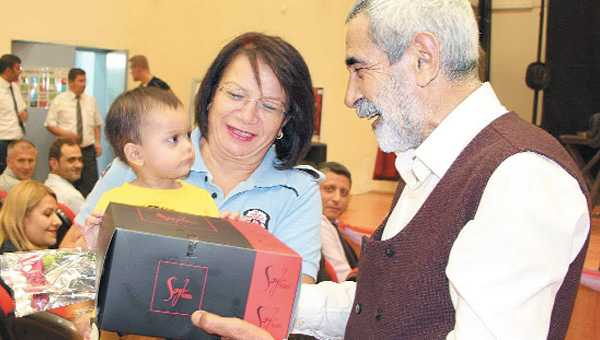 nl isim Turgay "Soyisimleri benimkinden farkl ama insann kokusunu alabilirseniz, evladn kymetini anlarsnz." ifadelerini kulland.