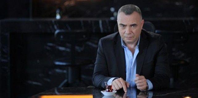 atv ekrannda izleyicilerle Sal gnleri bulumakta olan Ekya Dnyaya Hkmdar Olmaz dizisinde yaananlar konuulmaya devam ediyor. Raci amaz&#8217;n kentsel dnm projesinin batmasnn ardndan atv&#8217;nin dizinin tm haklarn amaz&#8217;dan devralmas gndeme bomba gibi dmt.