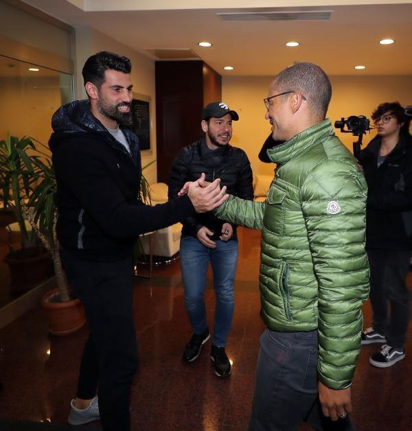 Eski takm arkadalaryla hasret gideren Alex'in yzndeki mutluluk dikkat ekti.