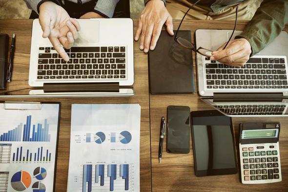 Yapay zeka ve teknolojideki ilerlemeler insan gc ile yaplan pek ok meslei tehdit ediyor. retimin robotlara devredildii ve yapay zekann insanlarn yapt pek ok ite kullanld biliniyor. Uzmanlara gre nmzdeki yllarda isizlik says giderek artacak ve baz meslekler yok olacak.te yakn gelecekte yok olacak meslekler;