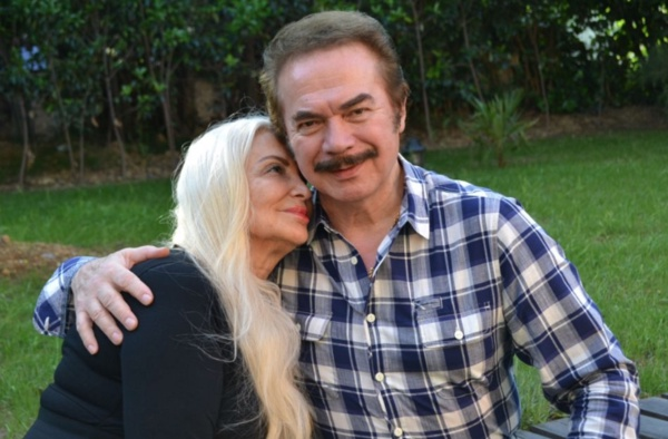 Getiimiz gn Etiler'de bulunan bir AVM'de muhabirlere yakalanan Sevim Emre, ei Orhan Gencebay'n domuz gribi olduu iddialar hakknda konutu. Sevim Emre, usta sanatnn sevenlerine nce kt sonra iyi haberi verdi.